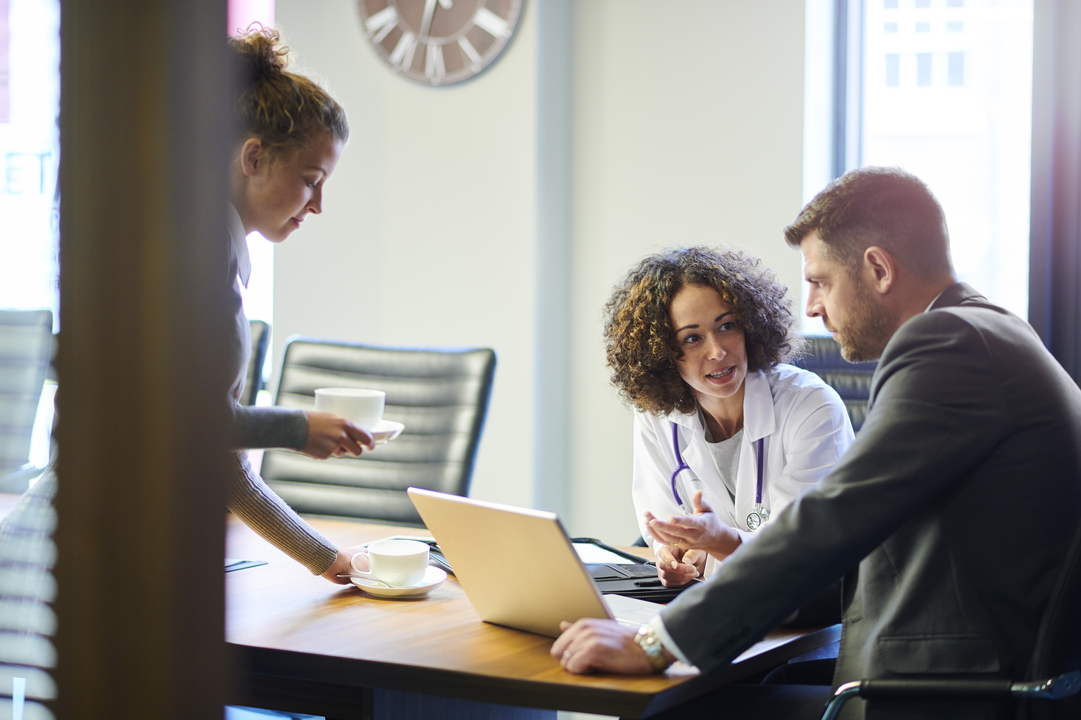 Wolters Kluwer lancia in Italia UpToDate Enterprise Edition, la soluzione di supporto alle decisioni cliniche (CDS) potenziata dall'AI